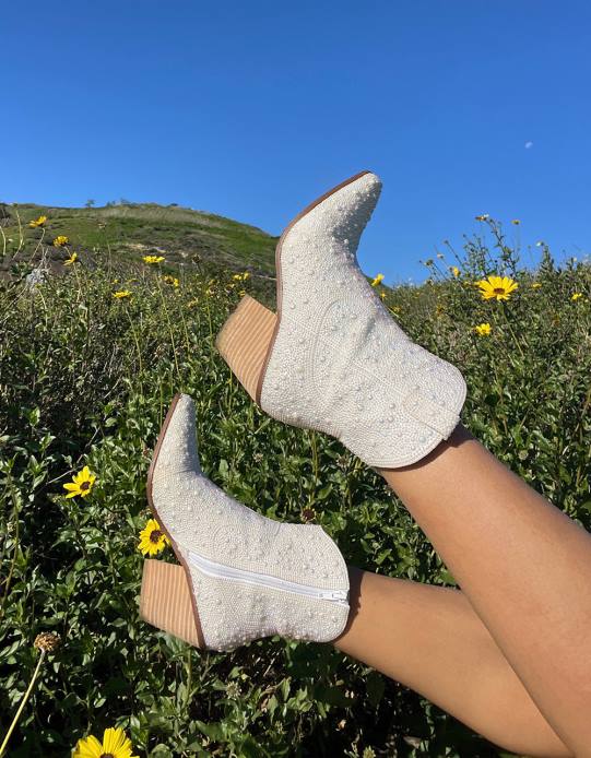 nők Betsey Johnson díva elefántcsont cipő VFJ6S37