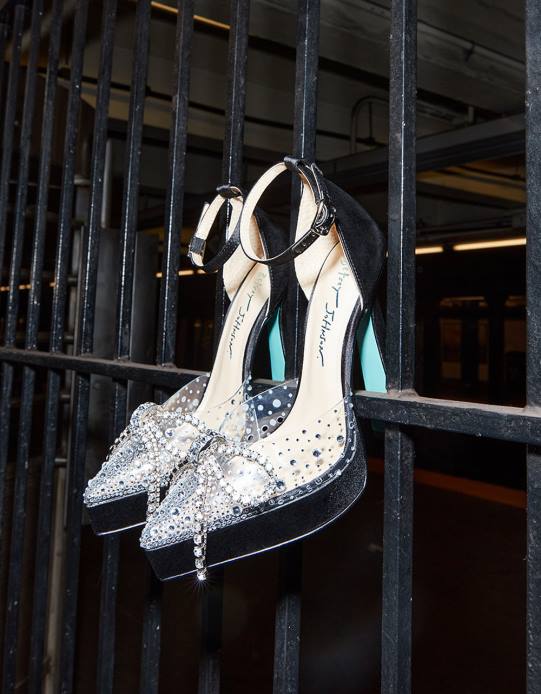 nők Betsey Johnson cher fekete szatén cipő VFJ6S85