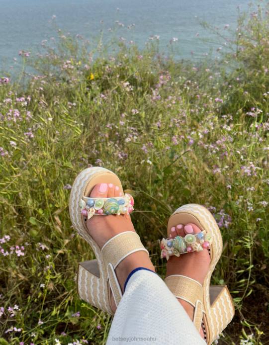 nők Betsey Johnson shellie természetes multi cipő VFJ6S67