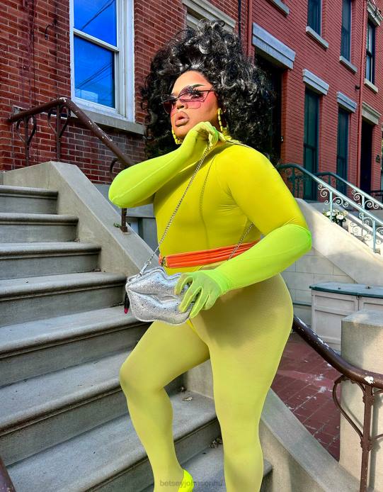 nők Betsey Johnson giccs olvasta ajkaim keresztben ezüst kiegészítők VFJ6S213