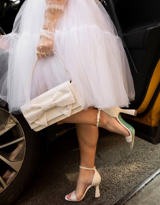 nők Betsey Johnson átalakítható masnis táska elefántcsont kiegészítők VFJ6S218