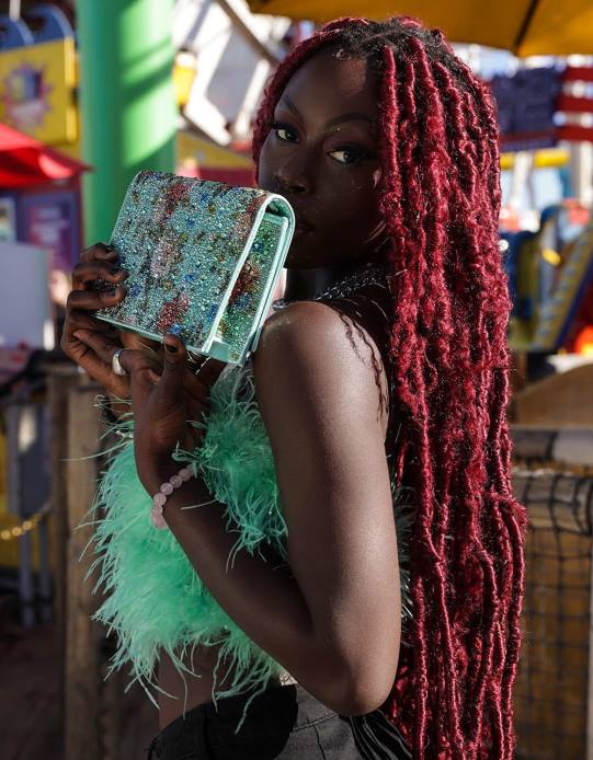 nők Betsey Johnson virágos strasszos lapos táska menta zöld kiegészítők VFJ6S224