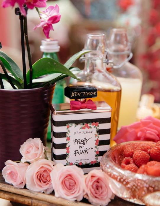 egynemű Betsey Johnson csinos n punk eau de parfum rózsaszín kiegészítők VFJ6S367